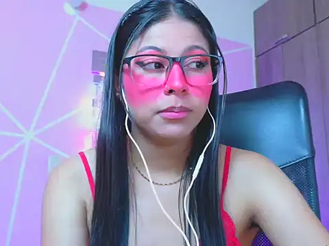  ALLYSON18  online show from April 2026 01:41:01 PM