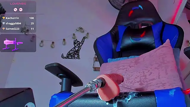 Snapshot of reinahot-699 chatting on January 2025 02:43:01 PM reinahot-699 online show from January 2025 02:43:01 PM