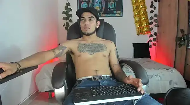 Snapshot of mikee_scooth chatting on February 2025 05:16:01 AM mikee scooth online show from February 2025 05:16:01 AM