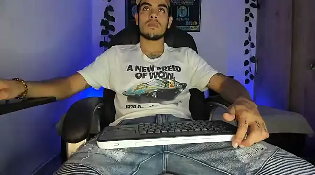 Snapshot of mikee_scooth chatting on March 2025 12:25:02 AM mikee scooth online show from March 2025 12:25:02 AM