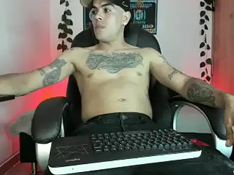 Snapshot of mikee_scooth chatting on March 2025 12:36:02 AM mikee scooth online show from March 2025 12:36:02 AM