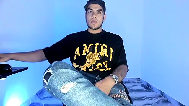 mikee scooth online show from November 2025 10:32:02 PM