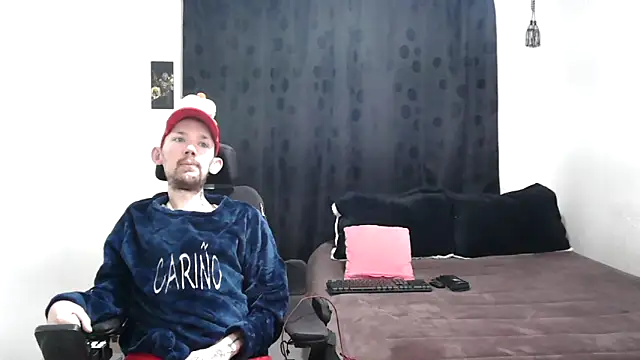 Sophia and Thomas online show from December 2024 11:22:02 AM