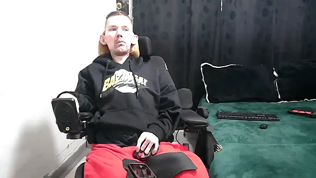 Sophia and Thomas online show from March 2025 01:46:01 PM