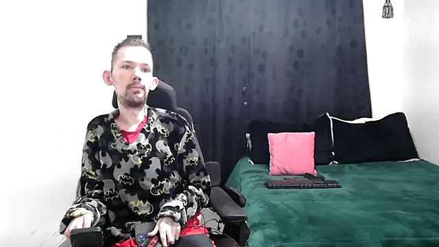 Sophia and Thomas online show from March 2025 10:28:02 AM