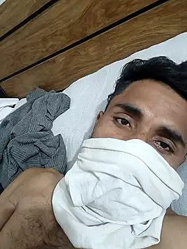 Snapshot of vkhotboy143 chatting on November 2025 05:45:03 PM vkhotboy143 online show from November 2025 05:45:03 PM