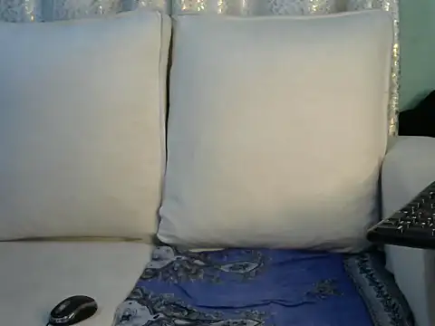 Caryyyl online show from November 2025 03:23:01 PM