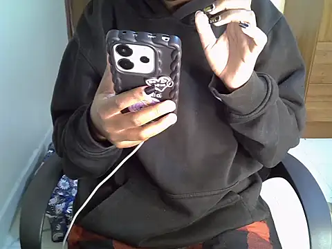 Caryyyl online show from March 2026 10:19:01 AM