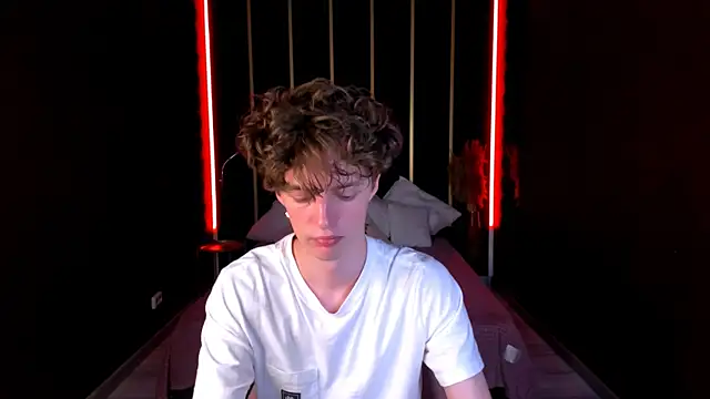 Snapshot of LukeSweet chatting on June 2026 01:12:01 PM LukeSweet online show from June 2026 01:12:01 PM