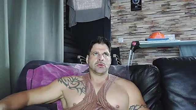 XxBigboybandxX online show from November 2025 10:48:01 AM