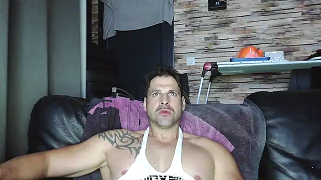 XxBigboybandxX online show from November 2025 06:51:01 PM