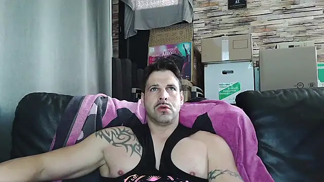 XxBigboybandxX online show from February 2026 02:03:02 PM