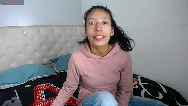 karolinee 66  online show from December 2024 03:25:02 AM