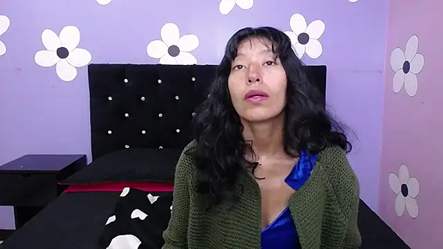 Snapshot of karolinee_66_ chatting on February 2026 04:00:01 AM karolinee 66 online show from February 2026 04:00:01 AM