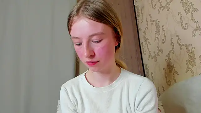 Snapshot of minidivaa_ chatting on January 2025 09:25:01 PM minidivaa online show from January 2025 09:25:01 PM