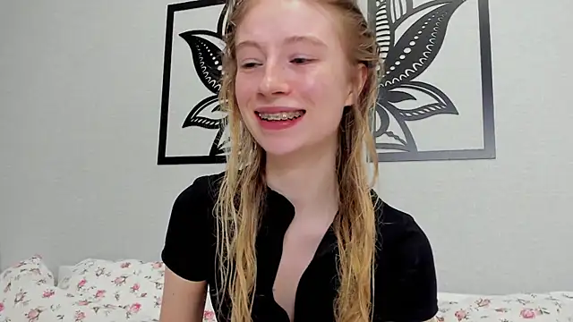 Snapshot of minidivaa_ chatting on January 2025 10:49:02 PM minidivaa online show from January 2025 10:49:02 PM