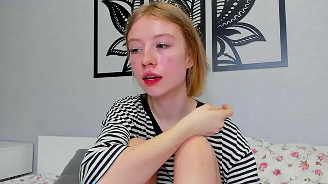 Snapshot of minidivaa_ chatting on February 2025 07:27:01 PM minidivaa online show from February 2025 07:27:01 PM