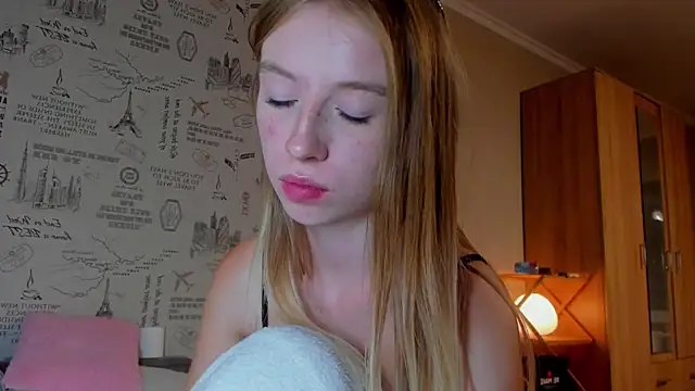 Snapshot of minidivaa_ chatting on September 2025 07:24:02 PM minidivaa online show from September 2025 07:24:02 PM