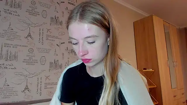 Snapshot of minidivaa_ chatting on September 2025 08:10:01 PM minidivaa online show from September 2025 08:10:01 PM