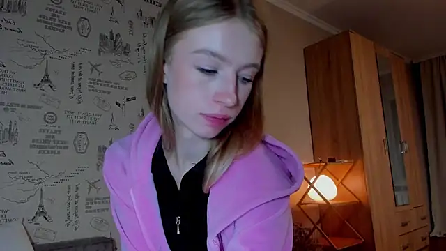 Snapshot of minidivaa_ chatting on September 2025 06:13:02 PM minidivaa online show from September 2025 06:13:02 PM