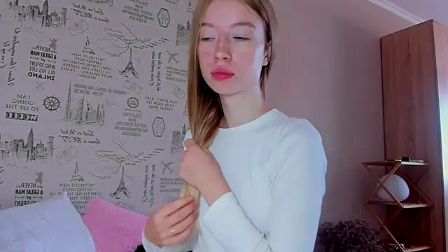 Snapshot of minidivaa_ chatting on October 2025 09:16:01 AM minidivaa online show from October 2025 09:16:01 AM