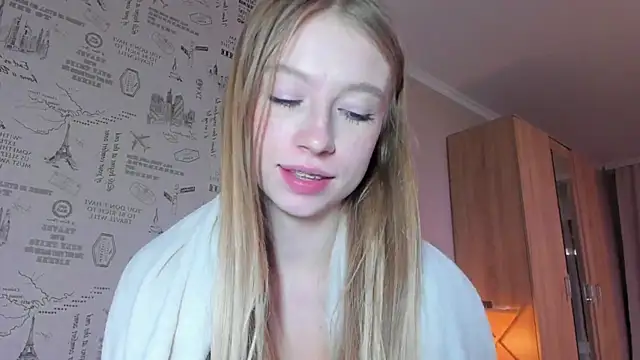 Snapshot of minidivaa_ chatting on October 2025 09:13:02 PM minidivaa online show from October 2025 09:13:02 PM