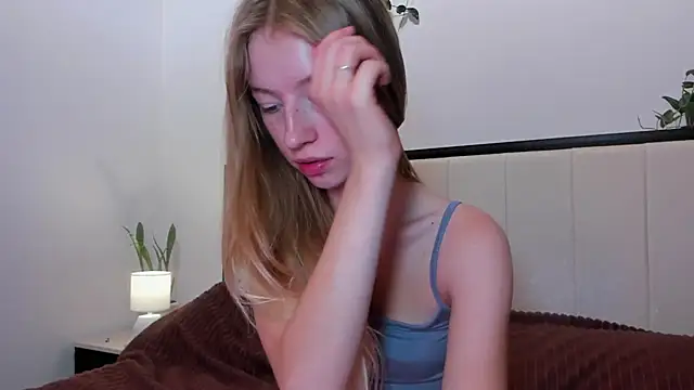 Snapshot of minidivaa_ chatting on October 2025 06:13:02 AM minidivaa online show from October 2025 06:13:02 AM