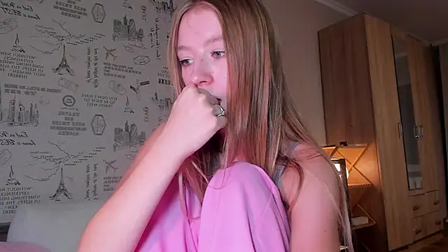 Snapshot of minidivaa_ chatting on October 2025 08:58:01 PM minidivaa online show from October 2025 08:58:01 PM