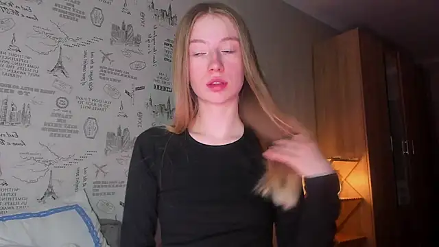 Snapshot of minidivaa_ chatting on November 2025 06:32:01 PM minidivaa online show from November 2025 06:32:01 PM