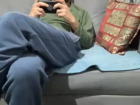 Snapshot of 4small4inchlol chatting on December 2024 07:03:02 PM 4small4inchlol online show from December 2024 07:03:02 PM