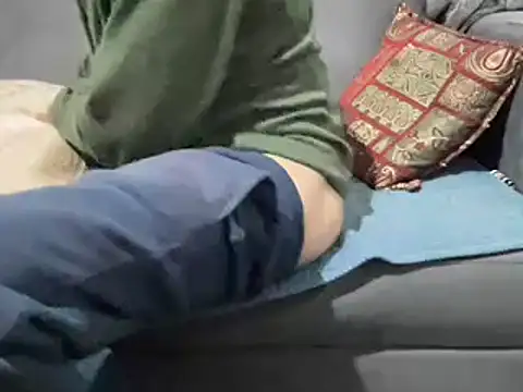 Snapshot of 4small4inchlol chatting on December 2024 09:13:02 PM 4small4inchlol online show from December 2024 09:13:02 PM