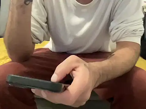 Snapshot of 4small4inchlol chatting on December 2025 02:11:01 PM 4small4inchlol online show from December 2025 02:11:01 PM