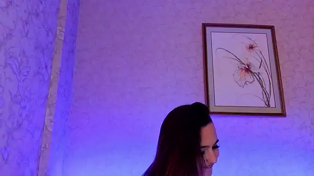 Snapshot of emma77_ chatting on March 2025 12:44:01 AM emma77 online show from March 2025 12:44:01 AM