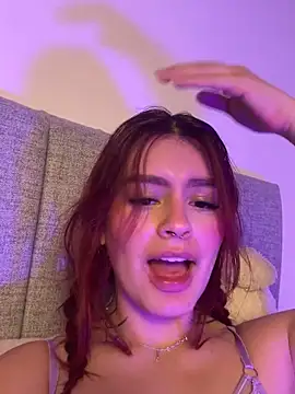 Isa smeraldy online show from March 2026 05:22:01 AM