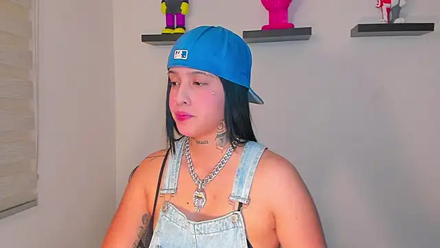 Snapshot of Gangster_Girl chatting on December 2024 03:59:02 AM Gangster Girl online show from December 2024 03:59:02 AM