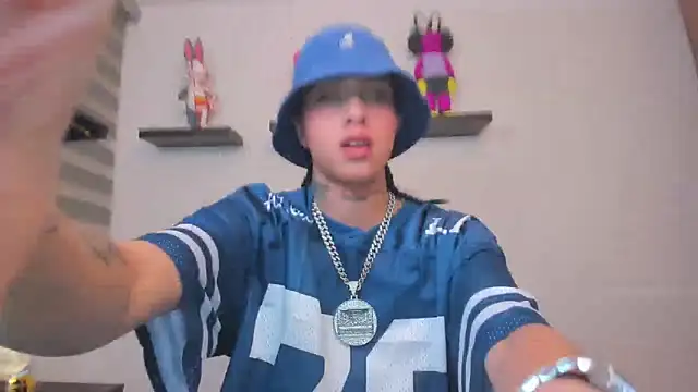 Gangster Girl online show from May 2026 04:08:01 AM