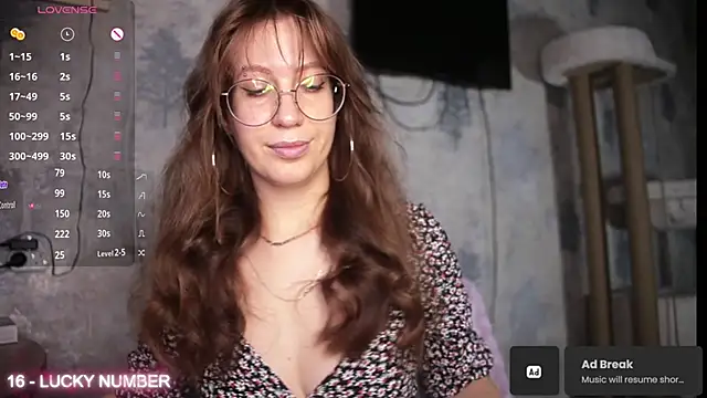 Snapshot of ms_allison_w chatting on November 2025 12:05:01 PM ms allison w online show from November 2025 12:05:01 PM