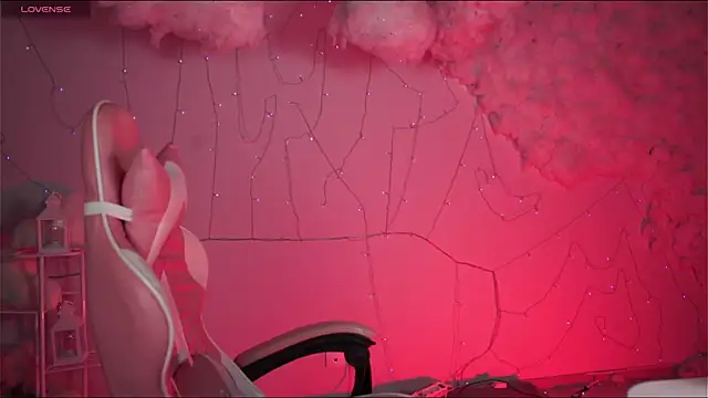 Lana  May online show from March 2025 11:12:02 AM