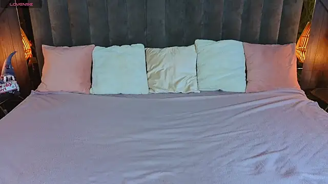 Snapshot of Daisy_Delight chatting on December 2025 09:30:01 PM Daisy Delight online show from December 2025 09:30:01 PM