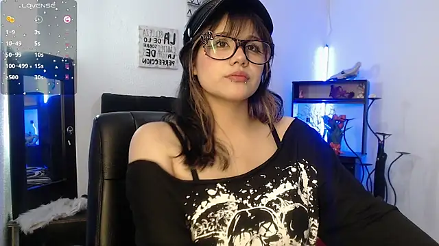 Snapshot of mixie_cute chatting on November 2025 06:30:01 PM mixie cute online show from November 2025 06:30:01 PM