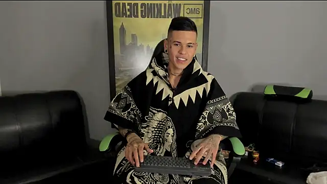 Snapshot of jamesinked_ chatting on December 2024 01:25:01 AM jamesinked online show from December 2024 01:25:01 AM