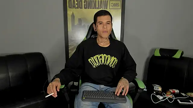 Snapshot of jamesinked_ chatting on February 2025 04:58:01 AM jamesinked online show from February 2025 04:58:01 AM