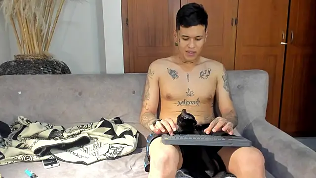 Snapshot of jamesinked_ chatting on November 2025 01:49:02 AM jamesinked online show from November 2025 01:49:02 AM