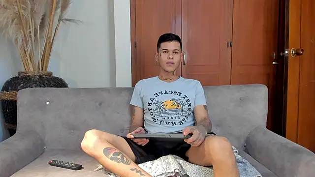 jamesinked  online show from November 2025 08:18:01 PM