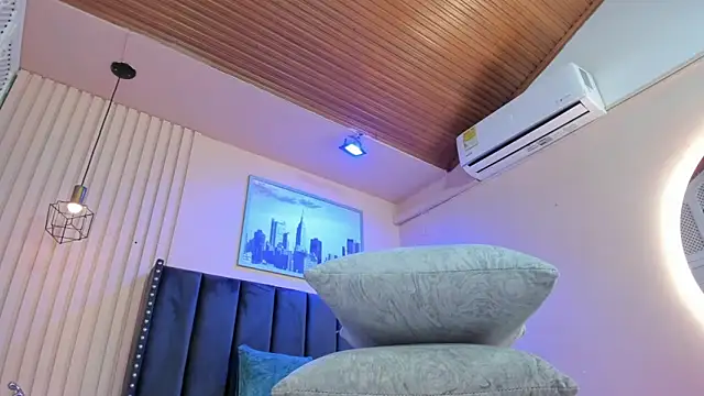 viiolett lee online show from February 2026 07:56:02 PM