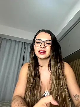 Snapshot of carol_amorim chatting on November 2025 11:10:02 PM carol amorim online show from November 2025 11:10:02 PM
