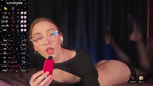 Snapshot of Avril_Pearly_ chatting on February 2025 08:42:02 PM Avril Pearly online show from February 2025 08:42:02 PM