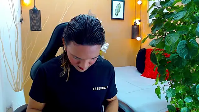 aslyhernandez 7 online show from September 2025 12:18:01 PM