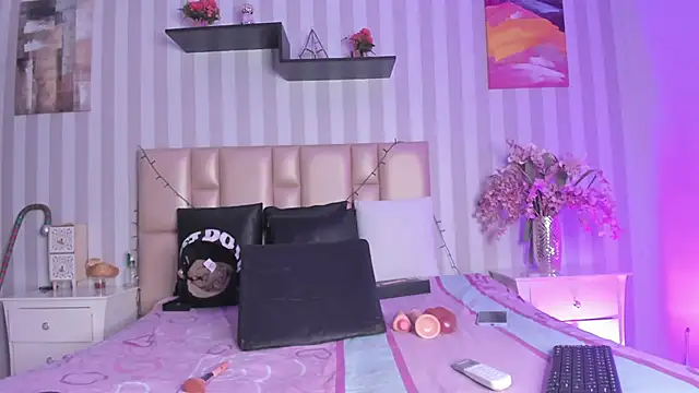 vayoleen online show from December 2024 05:21:01 PM