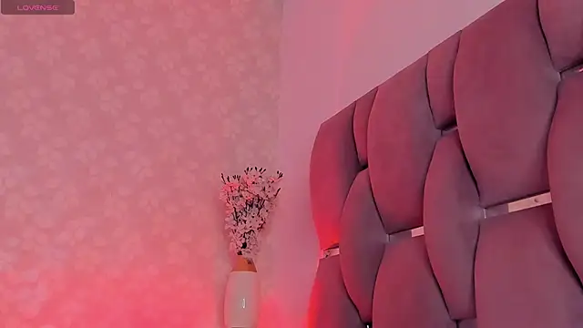 vayoleen online show from October 2025 02:37:01 PM